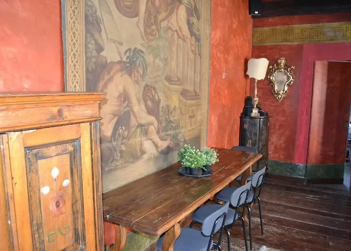 La Dimora Della Luna Rosso