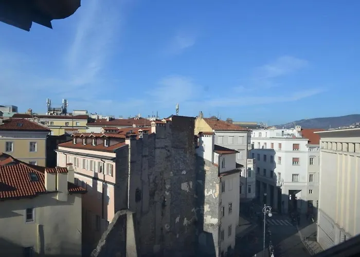 La Dimora Della Luna Rosso Apartamento Trieste